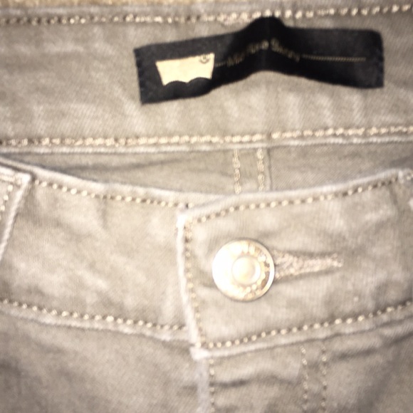 Levi’s Mid Rise Skinny - Picture 4 of 6
